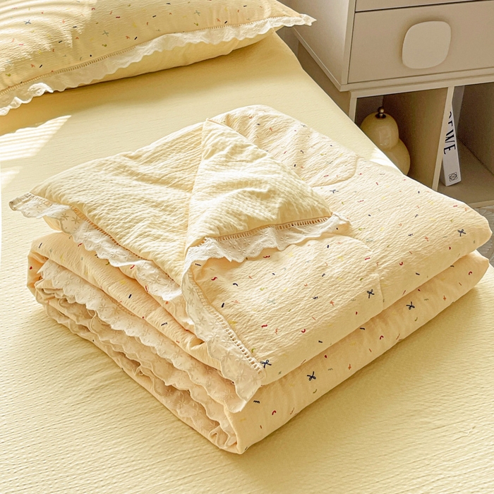 91家纺网 家纺一手货源 找家纺 （总）仟网汇 2026新款云感木棉皱皱纱全棉花边款夏被四件套