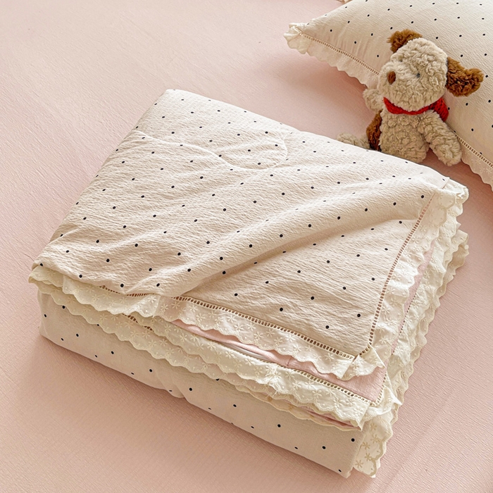 91家纺网 家纺一手货源 找家纺 仟网汇 2026新款云感木棉皱皱纱全棉花边款夏被四件套 初恋