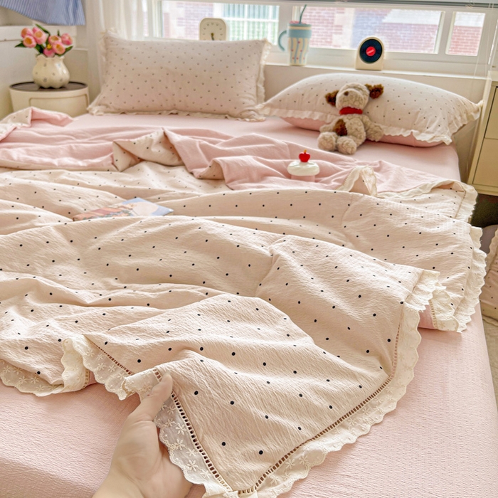 91家纺网 家纺一手货源 找家纺 仟网汇 2026新款云感木棉皱皱纱全棉花边款夏被四件套 初恋