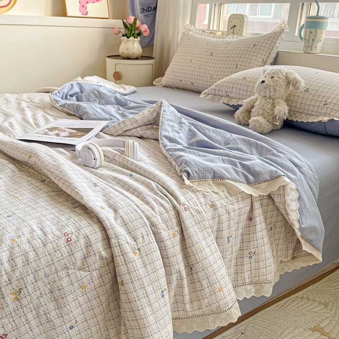 91家纺网 家纺一手货源 找家纺 仟网汇 2026新款云感木棉皱皱纱全棉花边款夏被四件套 遇见