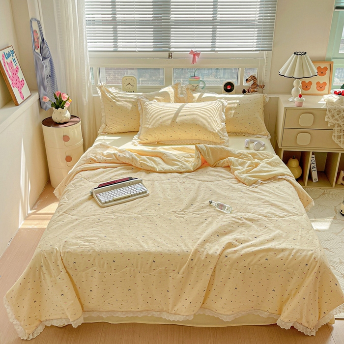 91家纺网 家纺一手货源 找家纺 仟网汇 2026新款云感木棉皱皱纱全棉花边款夏被四件套 芝士奶酪