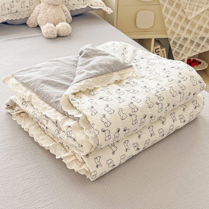 仟网汇 2026新款云感木棉皱皱纱全棉花边款夏被四件套 小黑兔