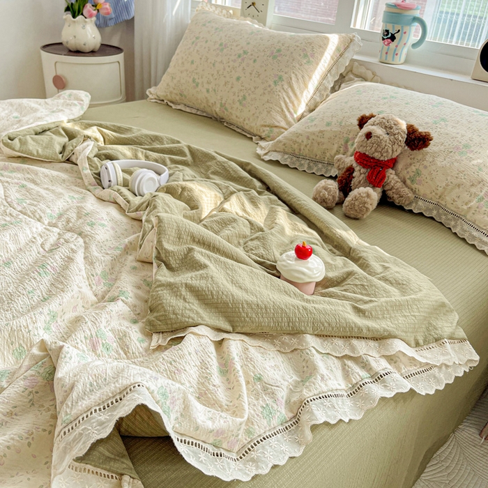 91家纺网 家纺一手货源 找家纺 仟网汇 2026新款云感木棉皱皱纱全棉花边款夏被四件套 微凉薄荷