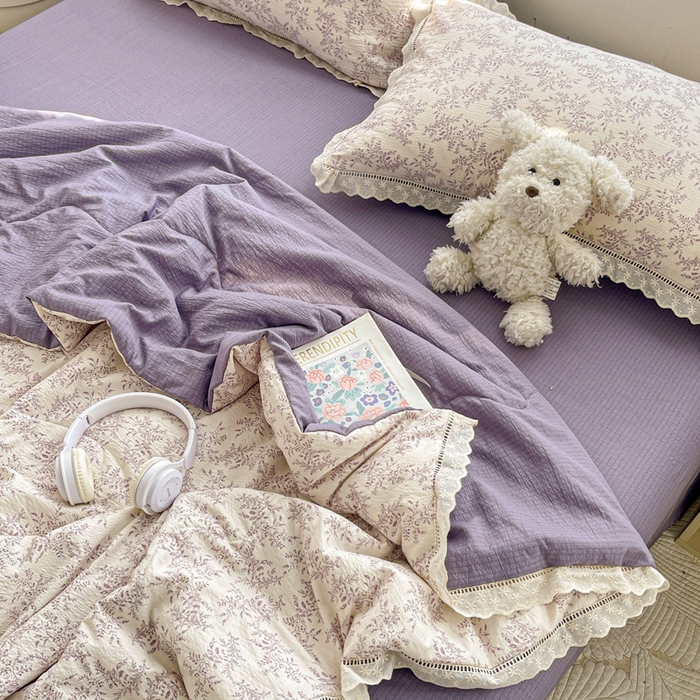 91家纺网 家纺一手货源 找家纺 仟网汇 2026新款云感木棉皱皱纱全棉花边款夏被四件套 紫苏