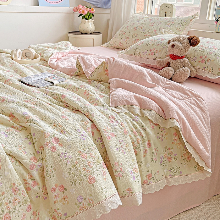 91家纺网 家纺一手货源 找家纺 仟网汇 2026新款云感木棉皱皱纱全棉花边款夏被四件套 若欢-绿