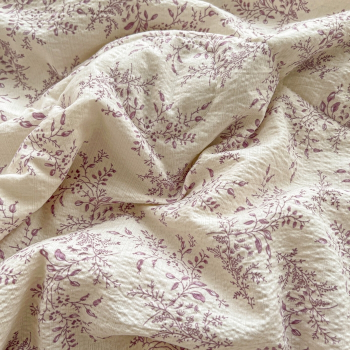 91家纺网 家纺一手货源 找家纺 仟网汇 2026新款云感木棉皱皱纱全棉花边款夏被四件套 紫苏