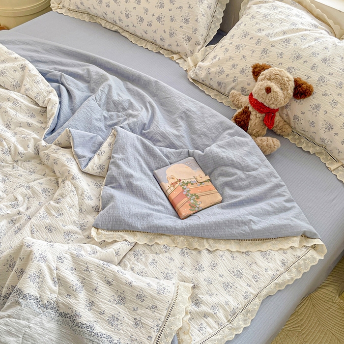 91家纺网 家纺一手货源 找家纺 仟网汇 2026新款云感木棉皱皱纱全棉花边款夏被四件套 兰黛