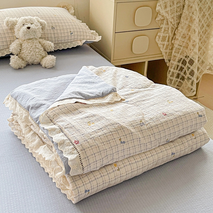 仟网汇 2026新款云感木棉皱皱纱全棉花边款夏被四件套 遇见