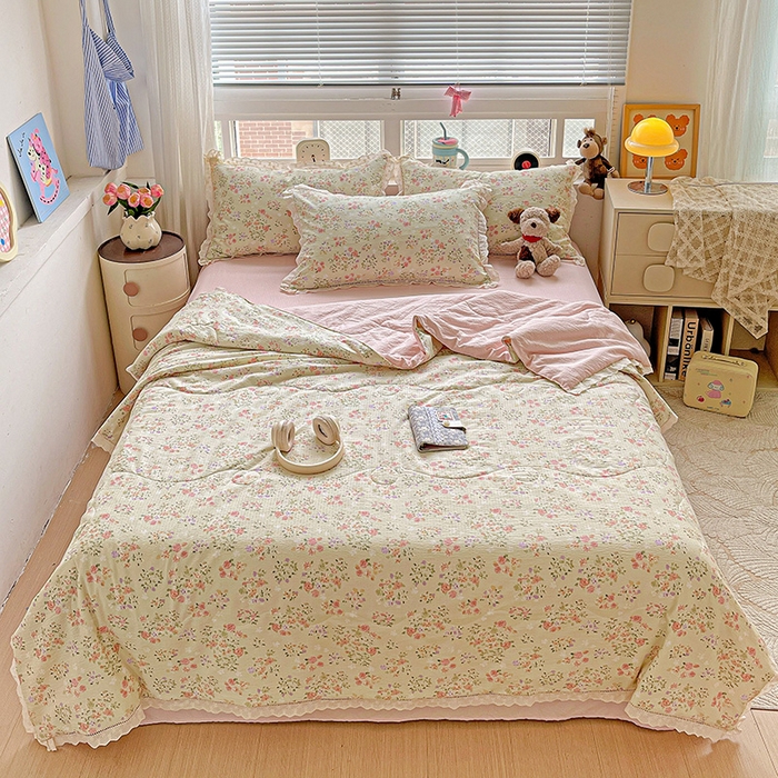 91家纺网 家纺一手货源 找家纺 仟网汇 2026新款云感木棉皱皱纱全棉花边款夏被四件套 若欢-绿