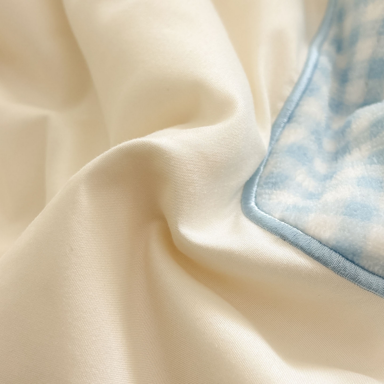 91家纺网 家纺一手货源 找家纺 我心家纺 2026新款卡通刺绣四件套 沙发猫-白