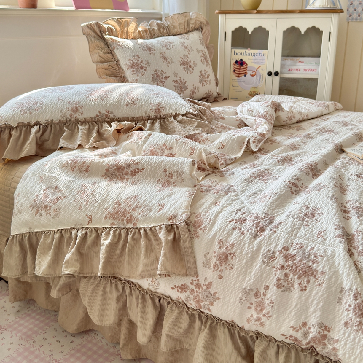 91家纺网 家纺一手货源 找家纺 禾沐 2026新款云感泡芙棉床盖夏被四件套AA款（夏被款） 小苍兰