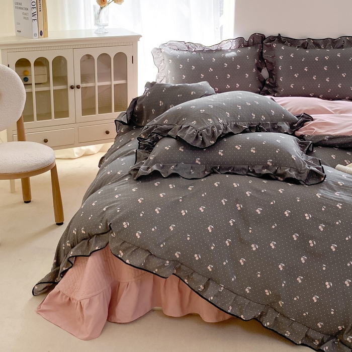 91家纺网 家纺一手货源 找家纺 仟网汇 2026新款A类赫本针织双层纱床盖四件套床盖夏被四件套 复古樱桃