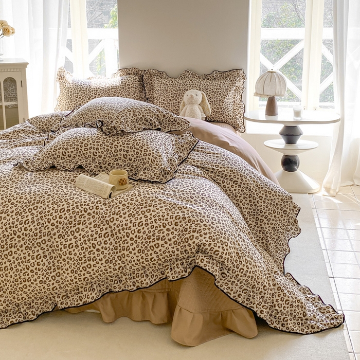 91家纺网 家纺一手货源 找家纺 仟网汇 2026新款A类赫本针织双层纱床盖四件套床盖夏被四件套 奶咖豹纹