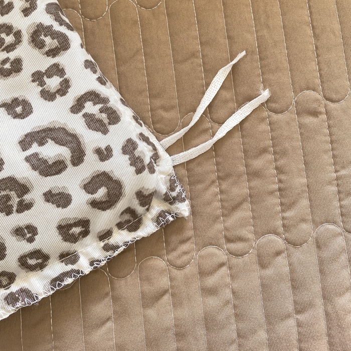 91家纺网 家纺一手货源 找家纺 仟网汇 2026新款A类赫本针织双层纱床盖四件套床盖夏被四件套 奶咖豹纹