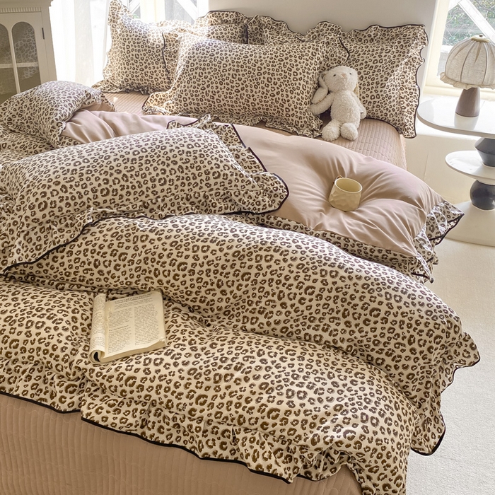 91家纺网 家纺一手货源 找家纺 仟网汇 2026新款A类赫本针织双层纱床盖四件套床盖夏被四件套 奶咖豹纹