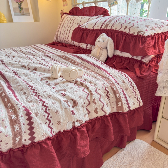 91家纺网 家纺一手货源 找家纺 梵希雅 2026新款泡芙纱床盖夏被四件套 红色小雪人