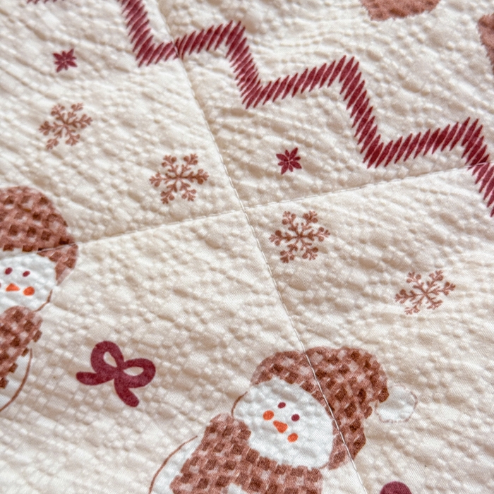 91家纺网 家纺一手货源 找家纺 梵希雅 2026新款泡芙纱床盖夏被四件套 红色小雪人