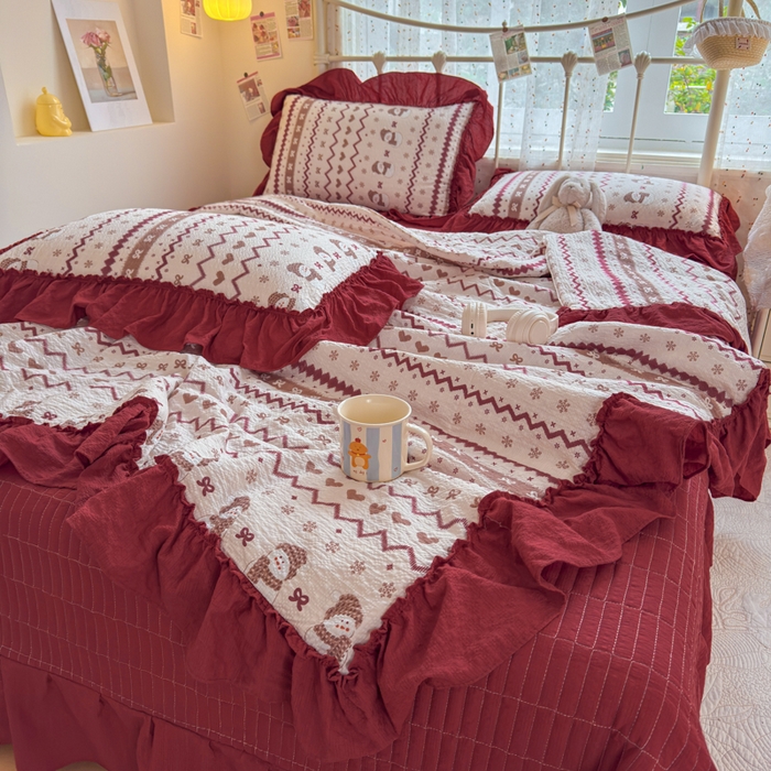 91家纺网 家纺一手货源 找家纺 梵希雅 2026新款泡芙纱床盖夏被四件套 红色小雪人