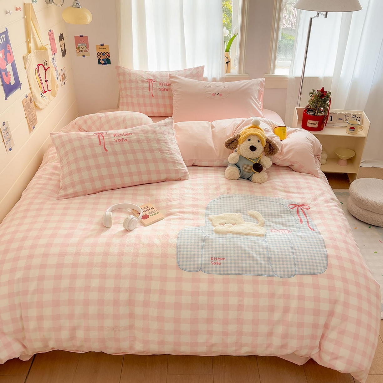 91家纺网 家纺一手货源 找家纺 我心家纺 2026新款卡通刺绣四件套 沙发猫-粉格