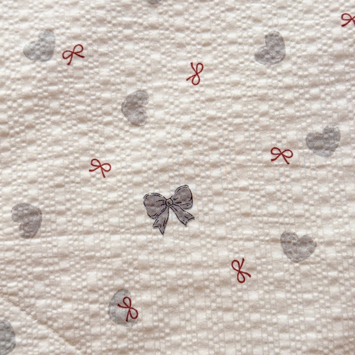 91家纺网 家纺一手货源 找家纺 梵希雅 2026新款泡芙纱床盖夏被四件套 灰蝴蝶结