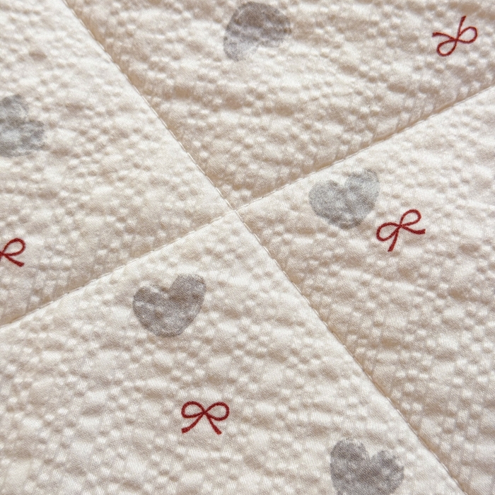 91家纺网 家纺一手货源 找家纺 梵希雅 2026新款泡芙纱床盖夏被四件套 灰蝴蝶结