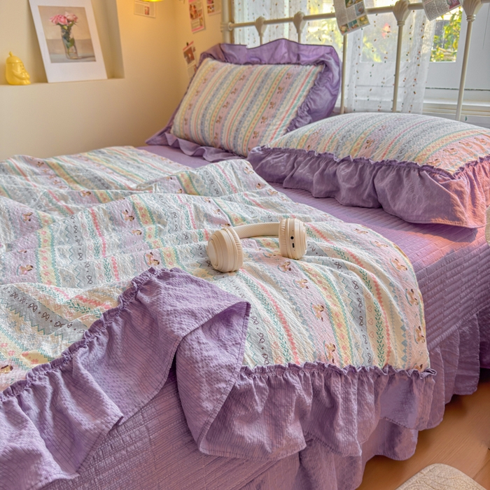 91家纺网 家纺一手货源 找家纺 梵希雅 2026新款泡芙纱床盖夏被四件套 甜心木马卷