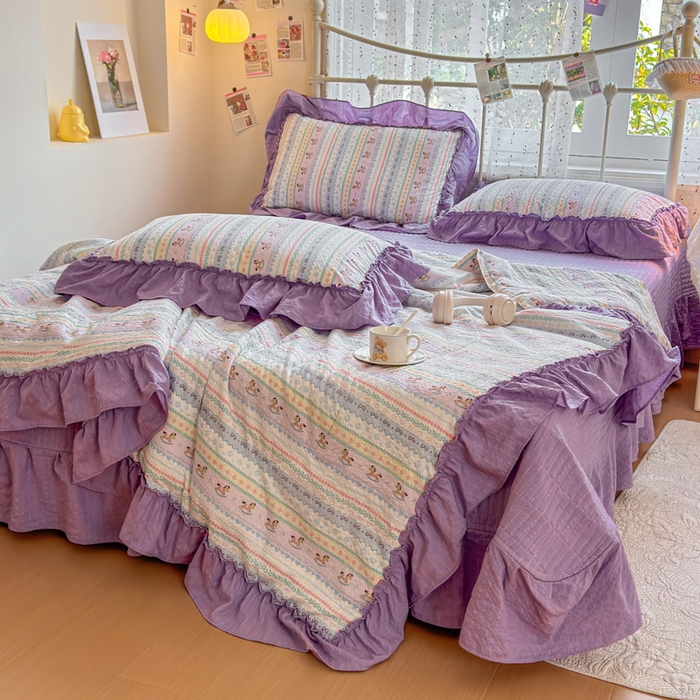 91家纺网 家纺一手货源 找家纺 梵希雅 2026新款泡芙纱床盖夏被四件套 甜心木马卷