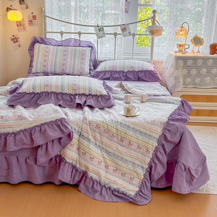 91家纺网 家纺一手货源 找家纺 梵希雅 2026新款泡芙纱床盖夏被四件套 甜心木马卷