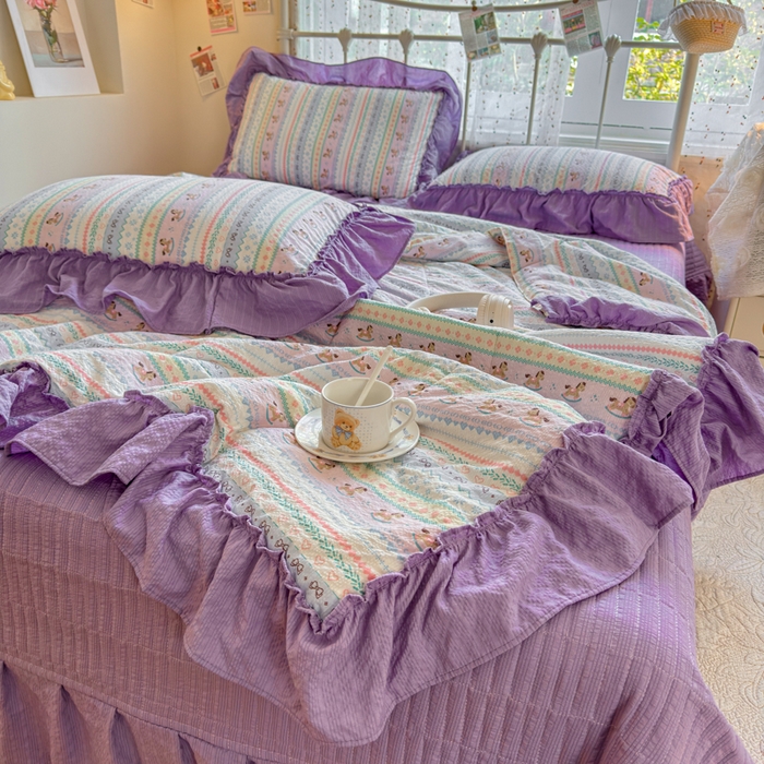 91家纺网 家纺一手货源 找家纺 梵希雅 2026新款泡芙纱床盖夏被四件套 甜心木马卷