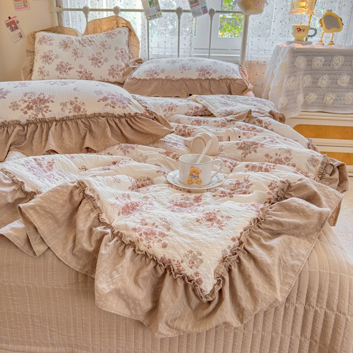 91家纺网 家纺一手货源 找家纺 梵希雅 2026新款泡芙纱床盖夏被四件套 小苍兰