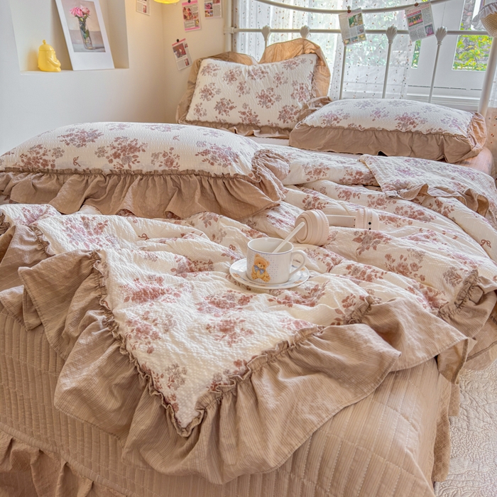 91家纺网 家纺一手货源 找家纺 梵希雅 2026新款泡芙纱床盖夏被四件套 小苍兰