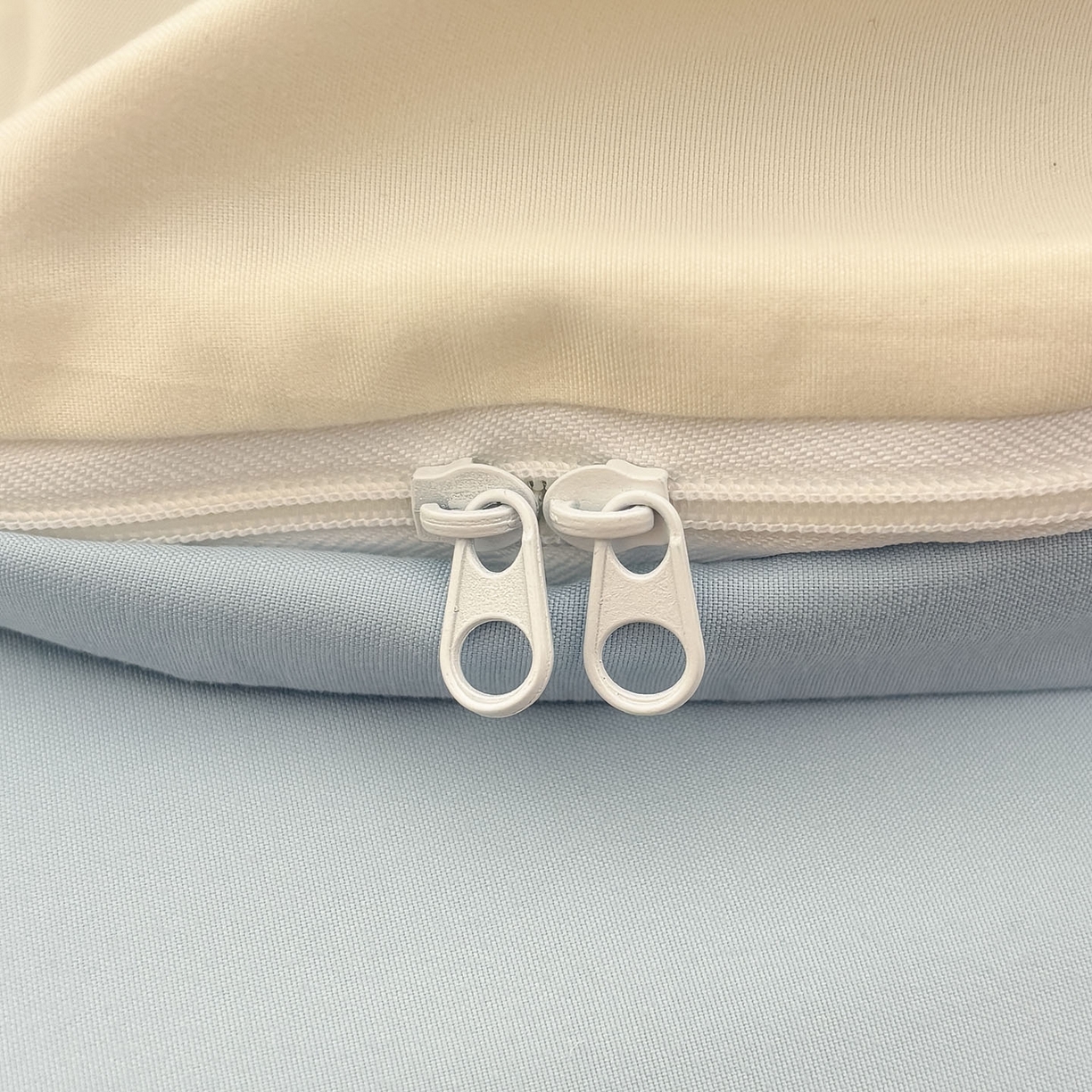 91家纺网 家纺一手货源 找家纺 我心家纺 2026新款卡通刺绣四件套 小猫番茄钟-白