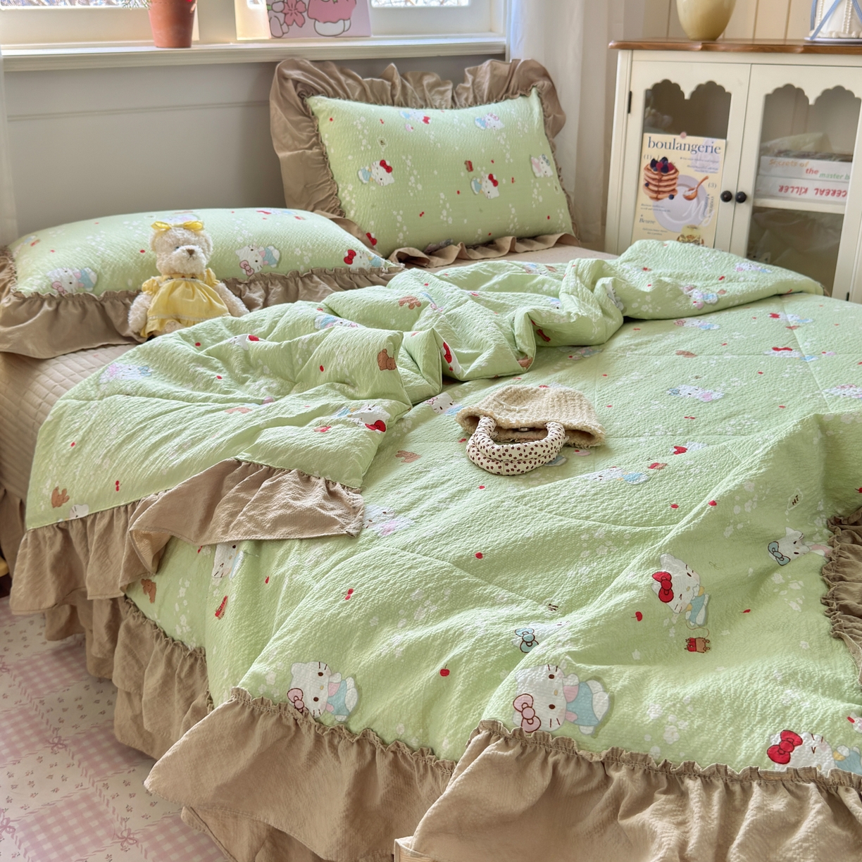 91家纺网 家纺一手货源 找家纺 禾沐 2026新款云感泡芙棉床盖夏被四件套AA款（夏被款） 小猫拉车