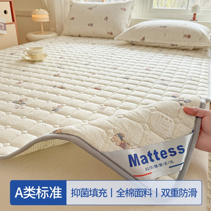 91家纺网 家纺一手货源 找家纺 （总）丽诺床垫 2026新款全棉抑菌防滑床褥床垫熊熊漫歌