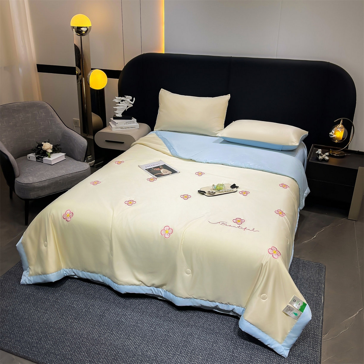 91家纺网 家纺一手货源 找家纺 梵蒂莎 2026新款满绣系列-水洗真丝空调被水洗冰丝夏被四件套夏凉被（需要买家秀，加微信） 花朵-白蓝