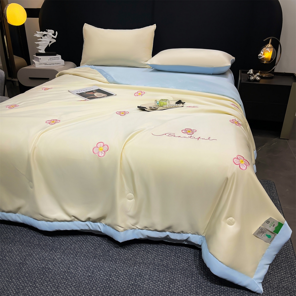 91家纺网 家纺一手货源 找家纺 梵蒂莎 2026新款满绣系列-水洗真丝空调被水洗冰丝夏被四件套夏凉被（需要买家秀，加微信） 花朵-白蓝