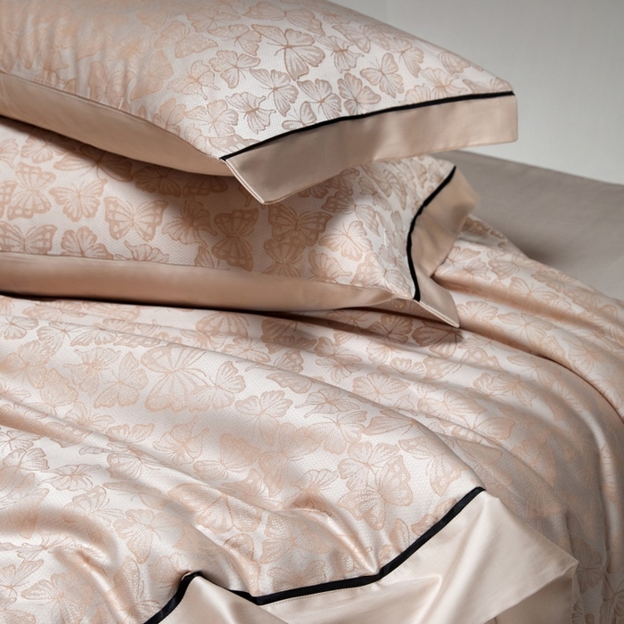 91家纺网 家纺一手货源 找家纺 金奇达家纺 2026新款丝光色织提花四件套-蝶梦浮光系列（标准号全网控价（折后券后）不低于359元 会员减50） 蝶梦浮光-织云橙