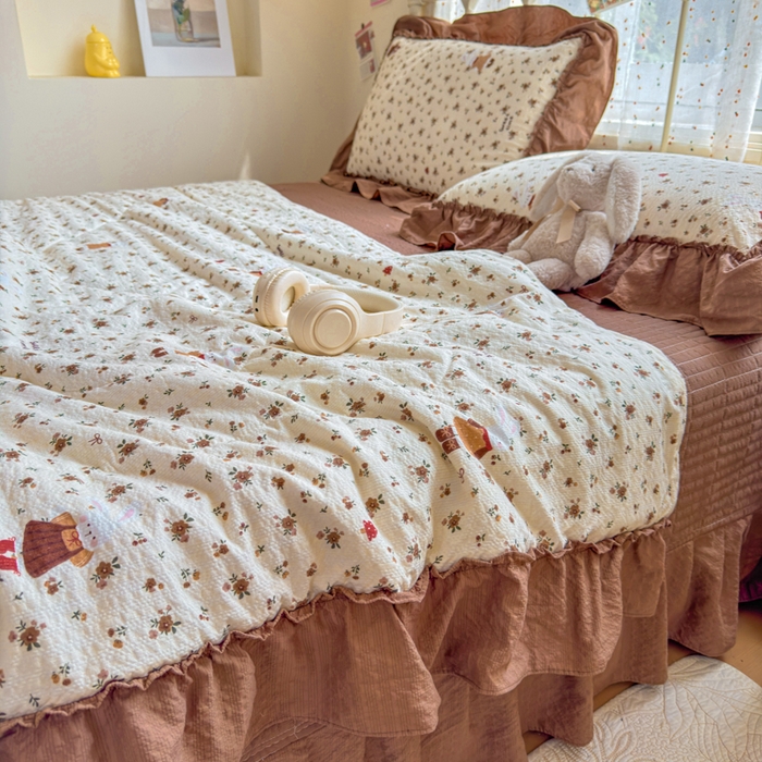 91家纺网 家纺一手货源 找家纺 梵希雅 2026新款泡芙纱床盖夏被四件套 田园兔