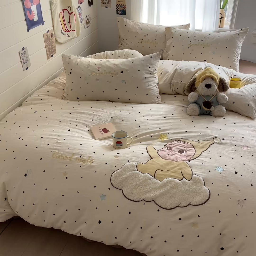 91家纺网 家纺一手货源 找家纺 我心家纺 2026新款卡通刺绣四件套 小萌宝-咖