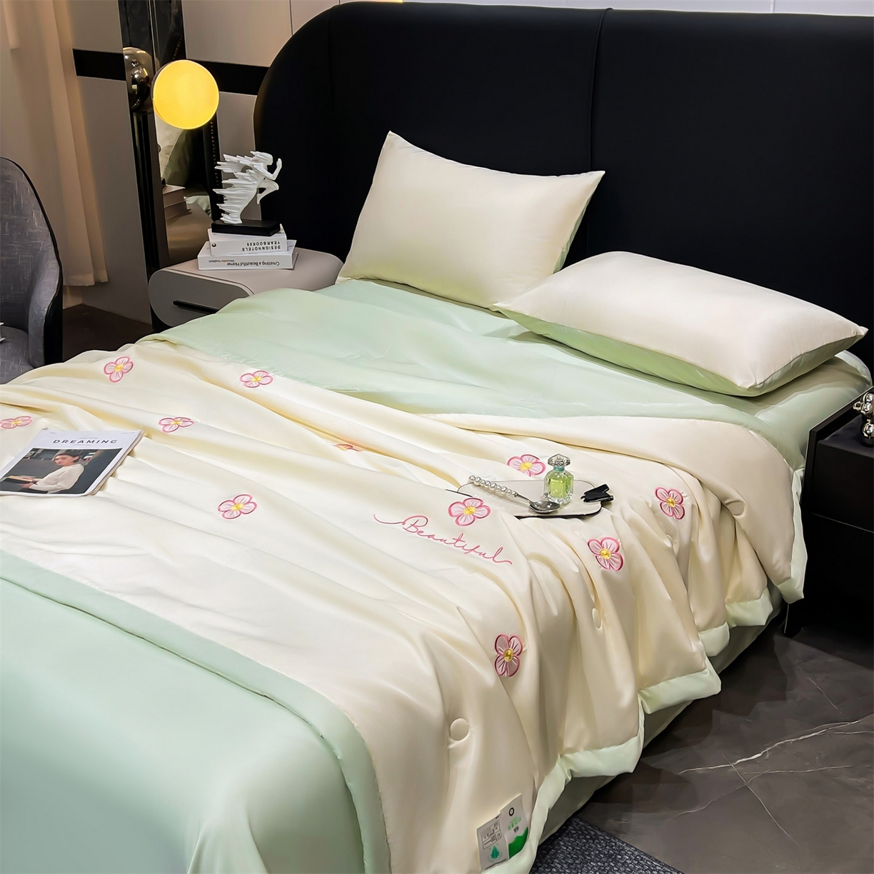 91家纺网 家纺一手货源 找家纺 梵蒂莎 2026新款满绣系列-水洗真丝空调被水洗冰丝夏被四件套夏凉被（需要买家秀，加微信） 花朵-白绿