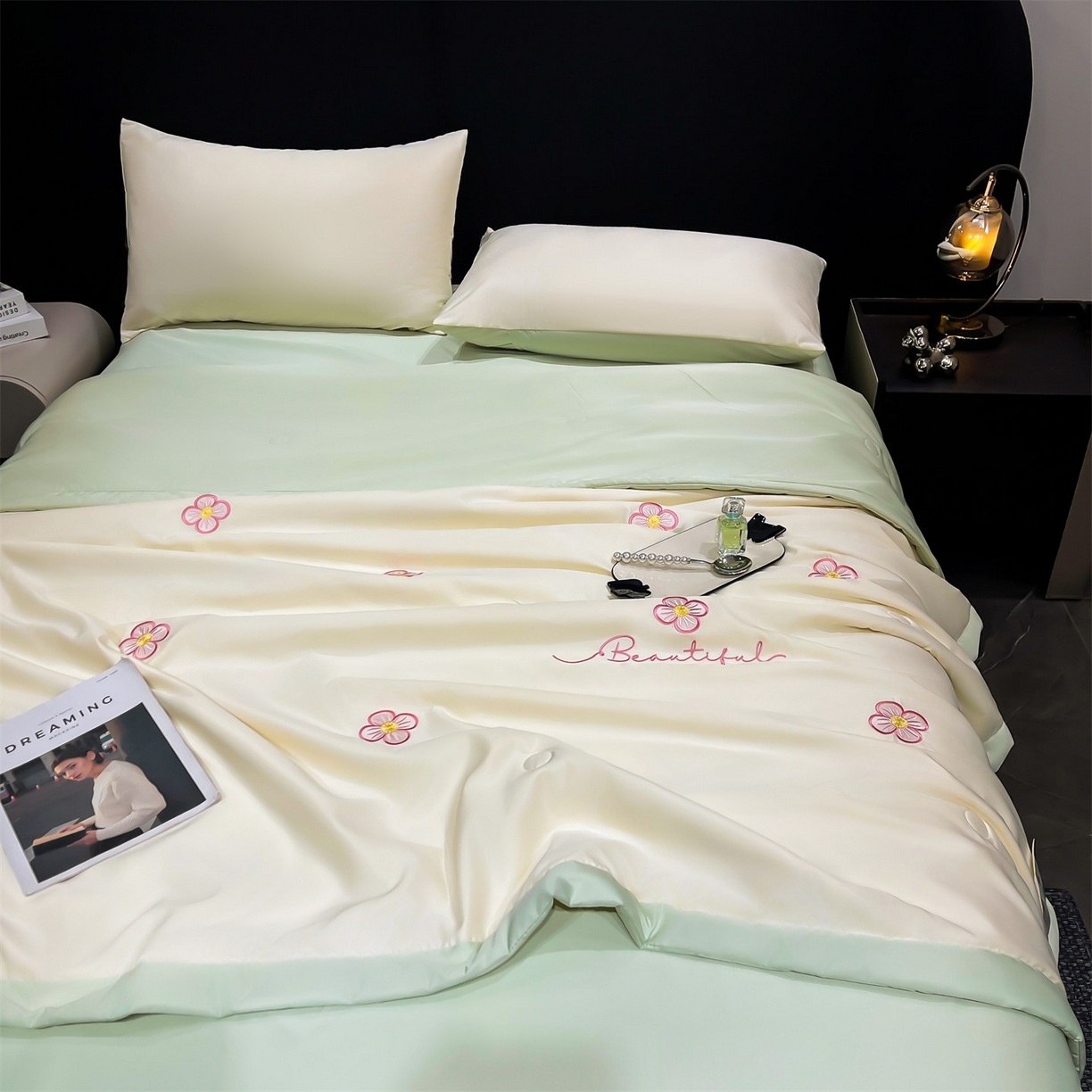 91家纺网 家纺一手货源 找家纺 梵蒂莎 2026新款满绣系列-水洗真丝空调被水洗冰丝夏被四件套夏凉被（需要买家秀，加微信） 花朵-白绿