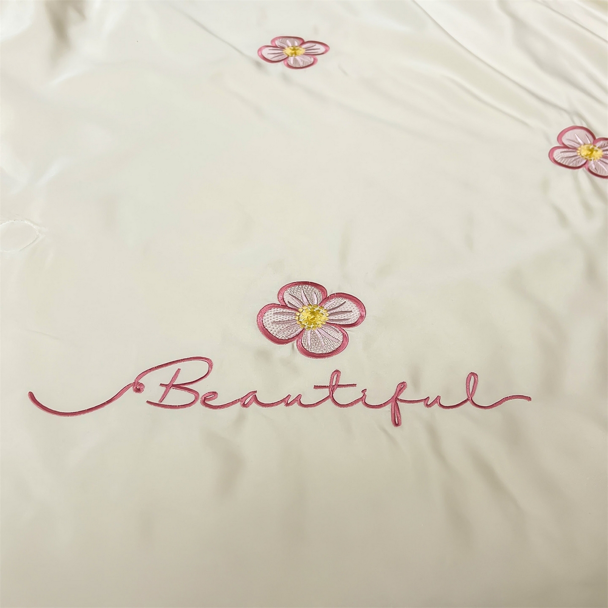 91家纺网 家纺一手货源 找家纺 梵蒂莎 2026新款满绣系列-水洗真丝空调被水洗冰丝夏被四件套夏凉被（需要买家秀，加微信） 花朵-白绿