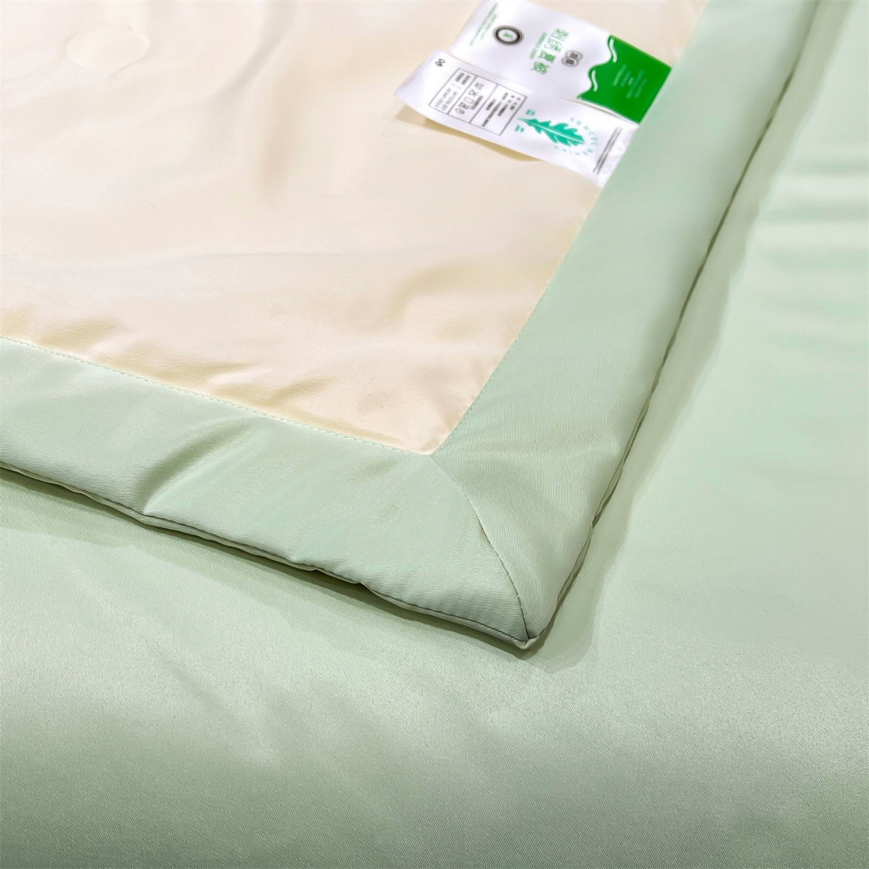 91家纺网 家纺一手货源 找家纺 梵蒂莎 2026新款满绣系列-水洗真丝空调被水洗冰丝夏被四件套夏凉被（需要买家秀，加微信） 花朵-白绿