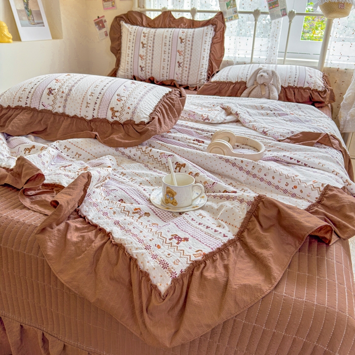 91家纺网 家纺一手货源 找家纺 梵希雅 2026新款泡芙纱床盖夏被四件套 栗色木马纹