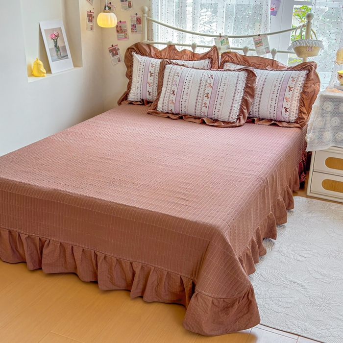 91家纺网 家纺一手货源 找家纺 梵希雅 2026新款泡芙纱床盖夏被四件套 栗色木马纹