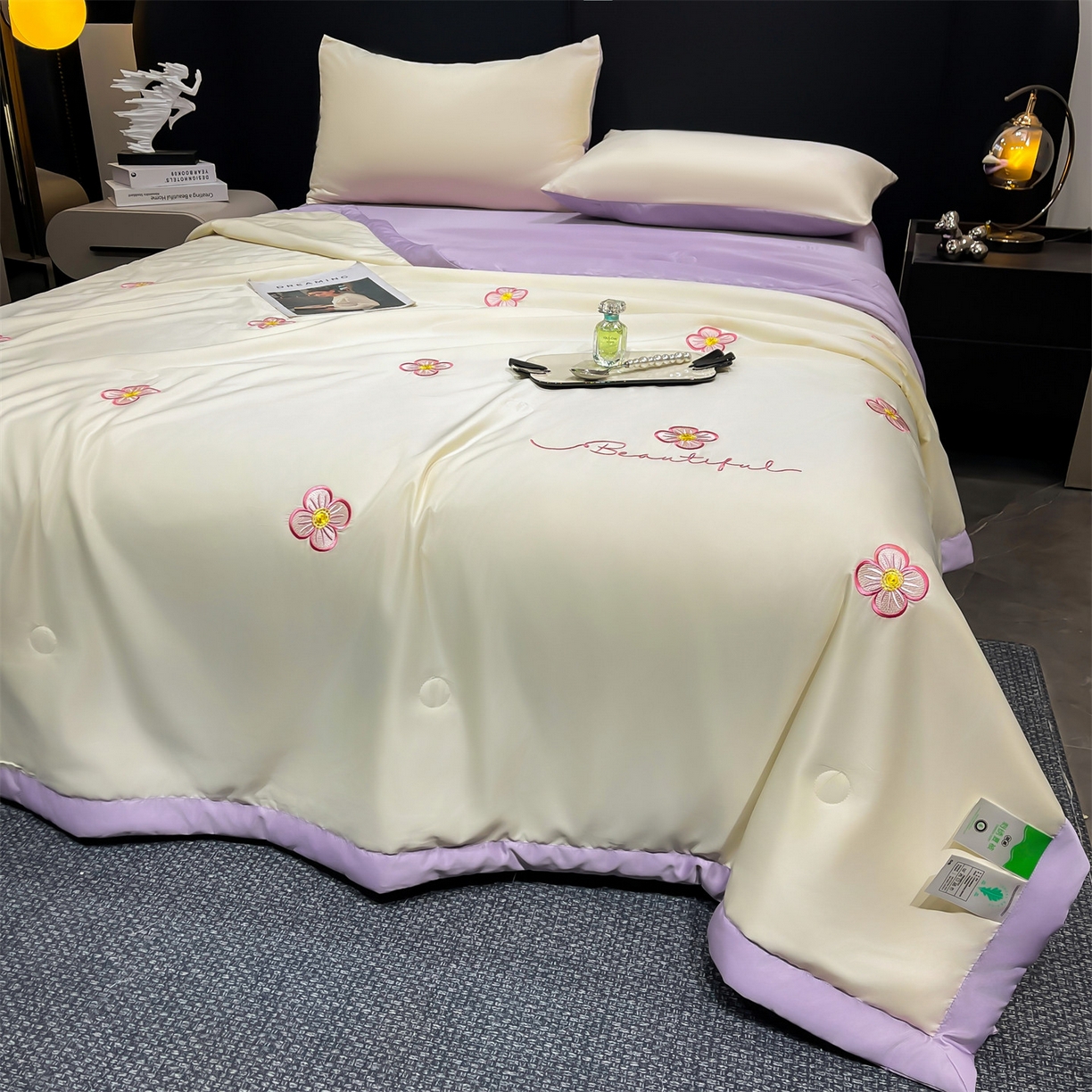 91家纺网 家纺一手货源 找家纺 梵蒂莎 2026新款满绣系列-水洗真丝空调被水洗冰丝夏被四件套夏凉被（需要买家秀，加微信） 花朵-白紫