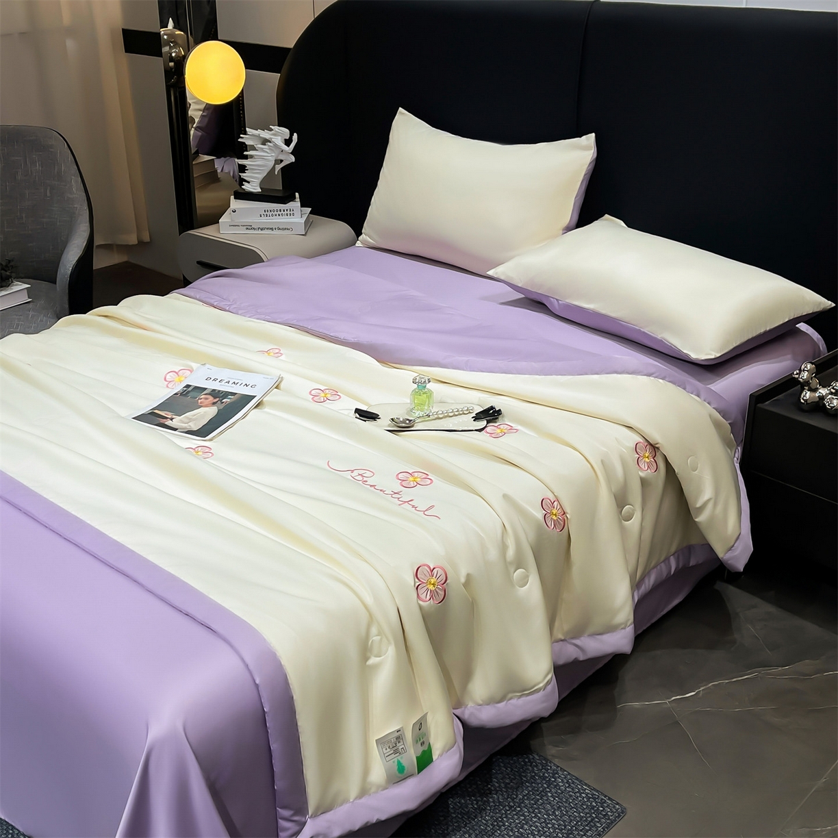 91家纺网 家纺一手货源 找家纺 梵蒂莎 2026新款满绣系列-水洗真丝空调被水洗冰丝夏被四件套夏凉被（需要买家秀，加微信） 花朵-白紫