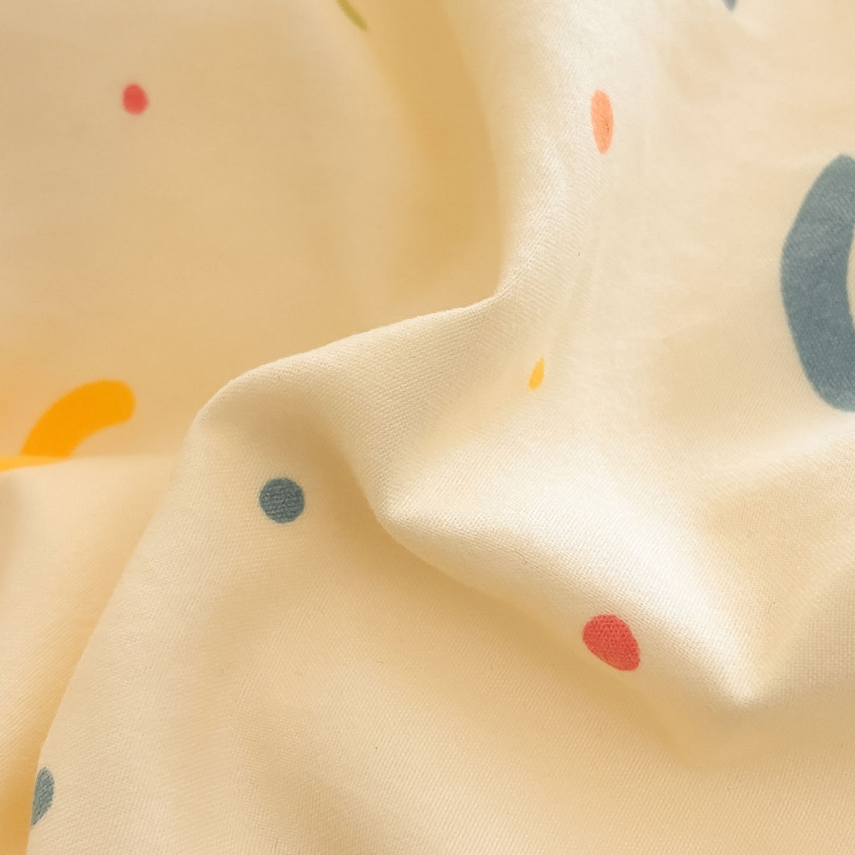 91家纺网 家纺一手货源 找家纺 我心家纺 2026新款卡通刺绣四件套 小猪的礼物-黄