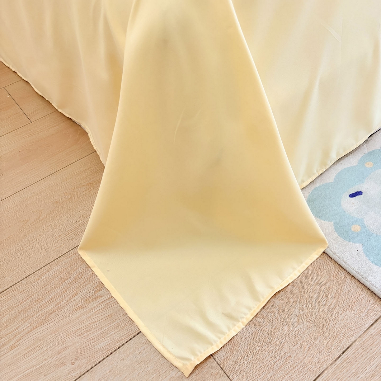 91家纺网 家纺一手货源 找家纺 我心家纺 2026新款卡通刺绣四件套 小猪的礼物-黄