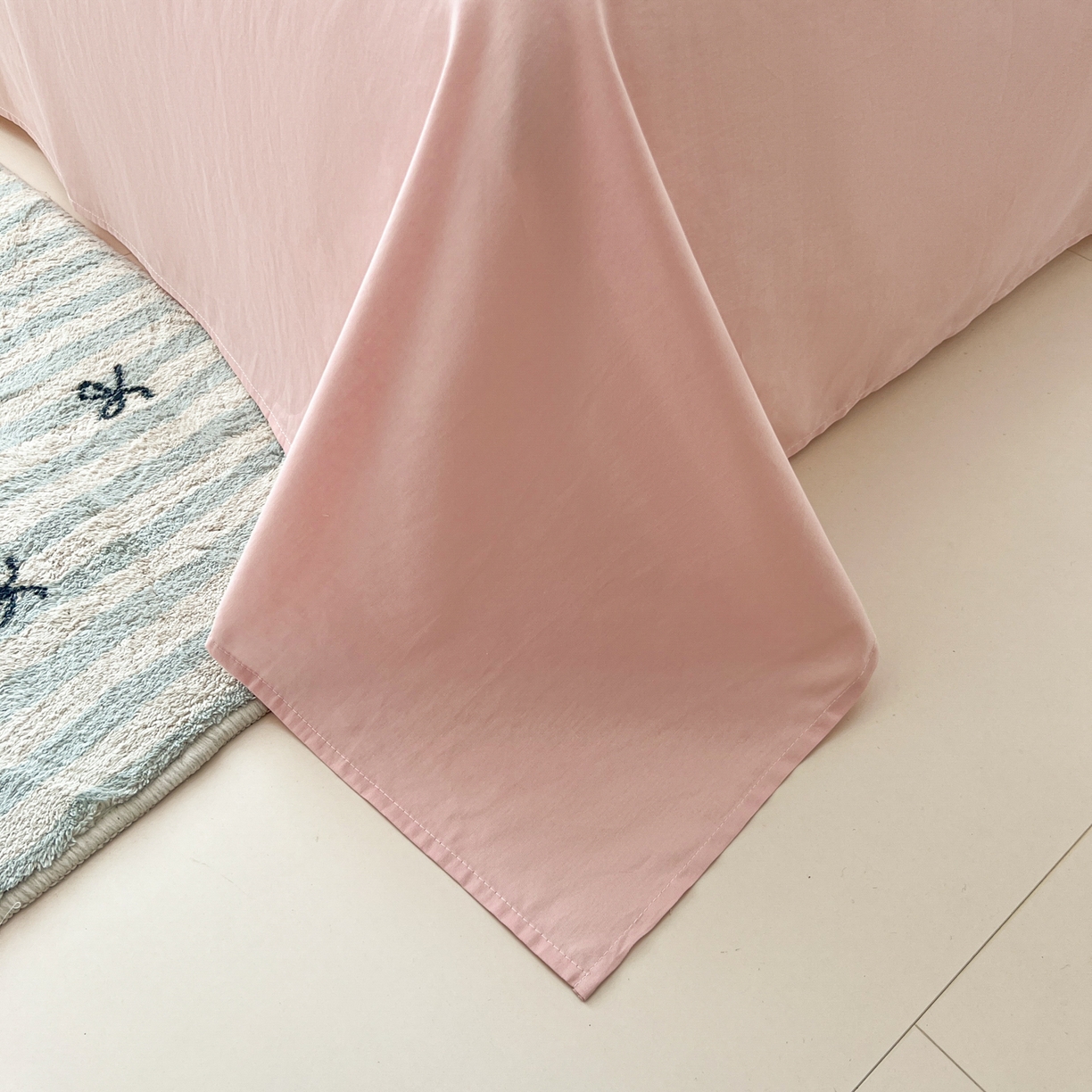 91家纺网 家纺一手货源 找家纺 桃喜 2026新款全棉纯棉贴布绣四件套（会员-5元） 大耳朵兔兔（全棉）